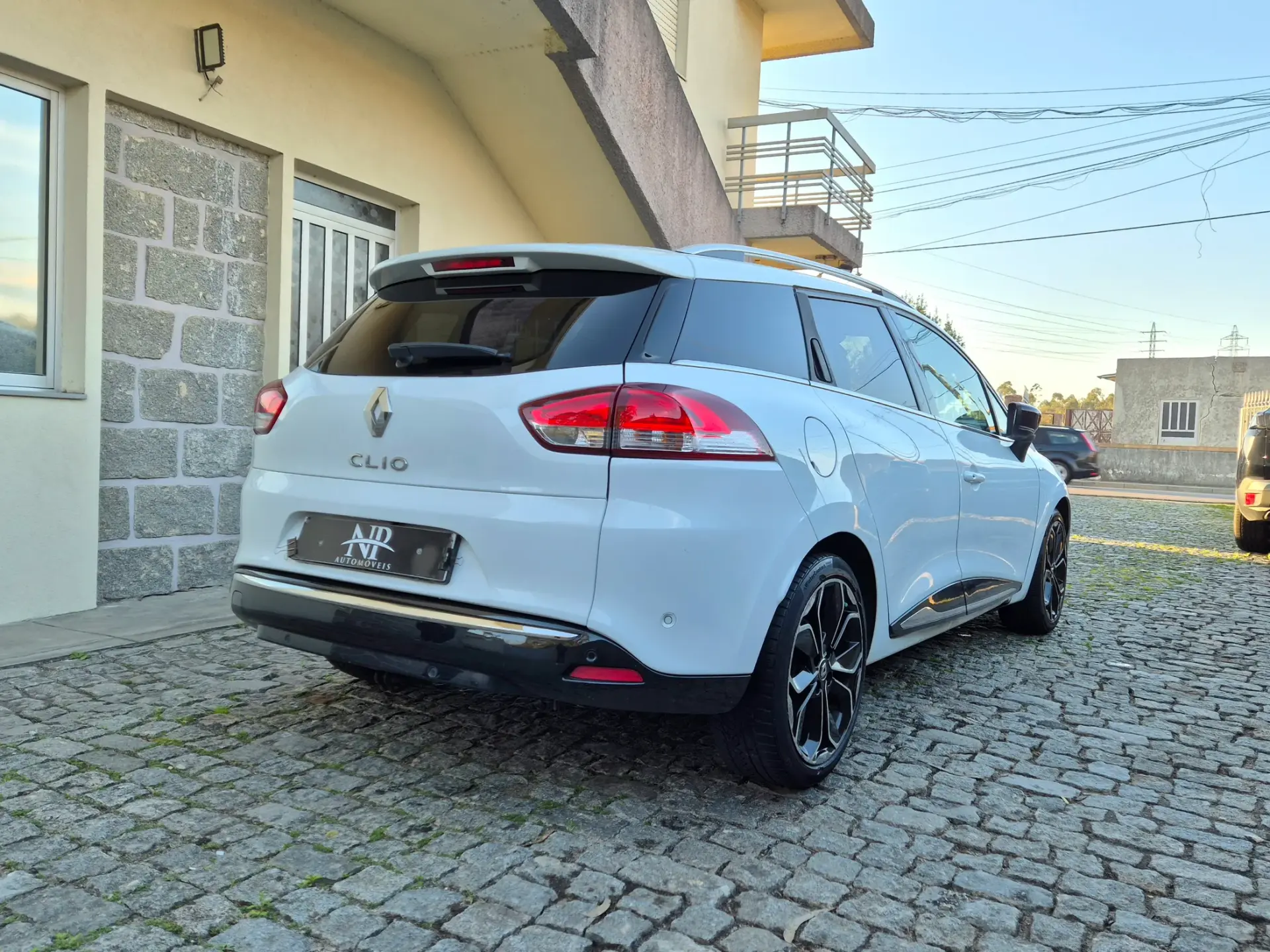 Renault Clio Sport Tourer (Energy) dCi 90 EDC Bose Edition 4