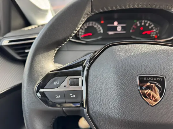 Peugeot 208 1.2 Puretch 26