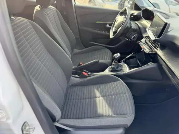 Peugeot 208 1.2 Puretch 6