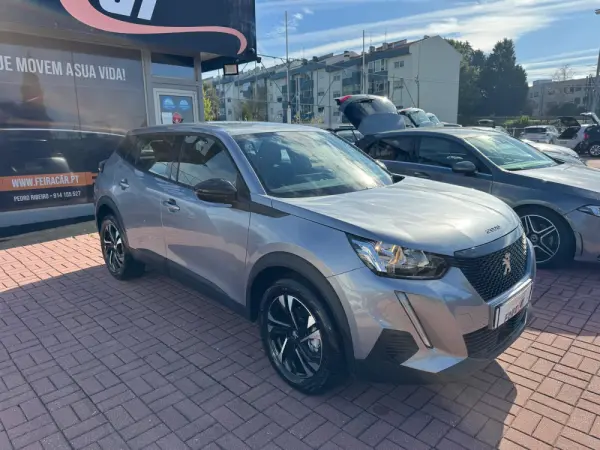 Peugeot 2008 1.2 PureTech Style 17