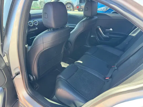 Mercedes-Benz A 180 Limousine d 7G-DCT Progressive 45