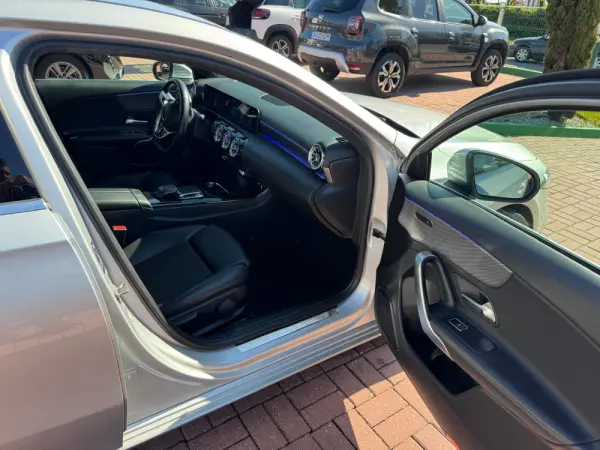 Mercedes-Benz A 180 Limousine d 7G-DCT Progressive 59