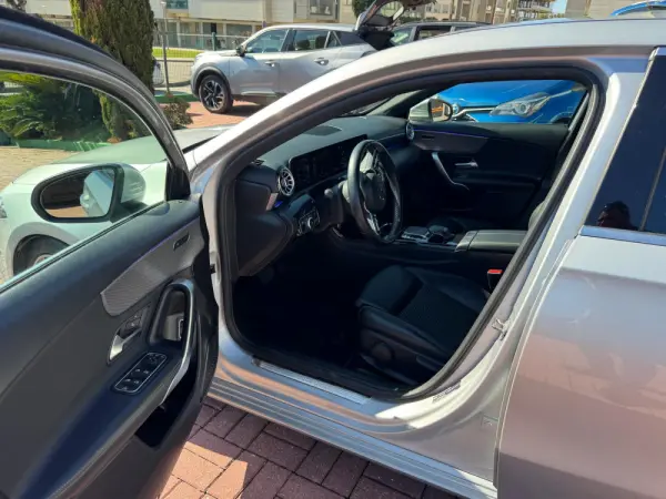 Mercedes-Benz A 180 Limousine d 7G-DCT Progressive 44