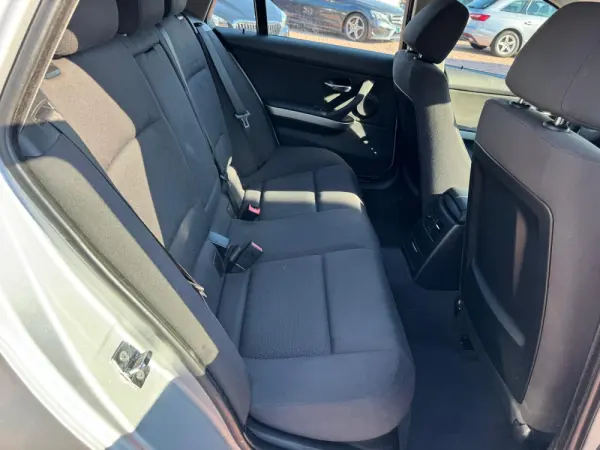 BMW 318 d Blue Performance 18