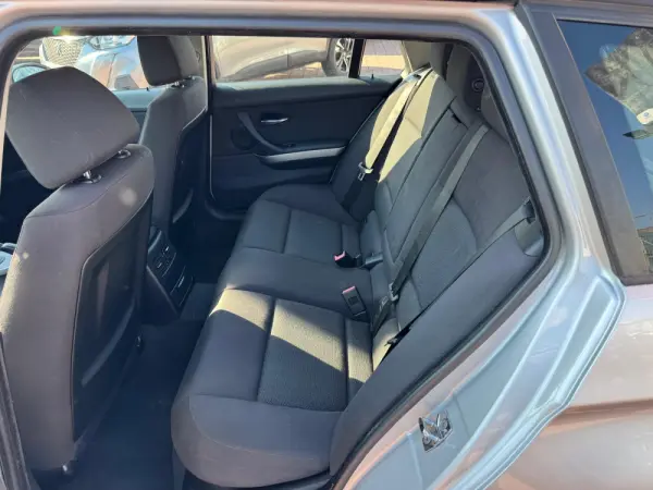 BMW 318 d Blue Performance 9