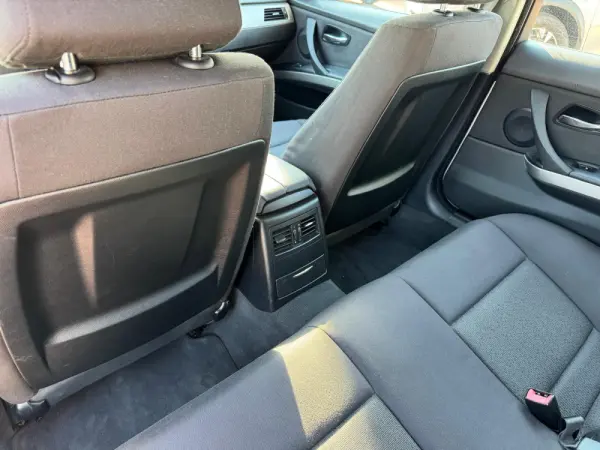 BMW 318 d Blue Performance 10