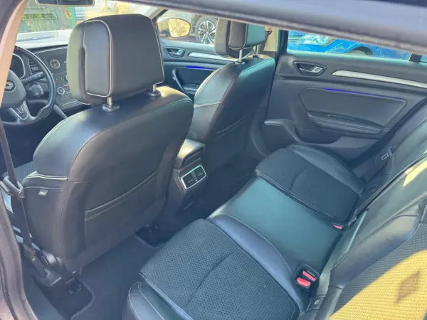 Renault Mégane Sport Tourer ENERGY TCe 130 BOSE EDITION 23