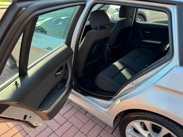 BMW 318 d Blue Performance 11