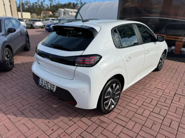 Peugeot 208 1.2 Puretch 31