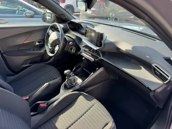 Peugeot 2008 1.2 PureTech Style 15