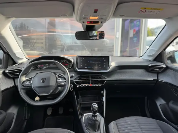 Peugeot 208 1.2 Puretch 29