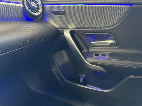 Mercedes-Benz A 180 Limousine d 7G-DCT Progressive 38