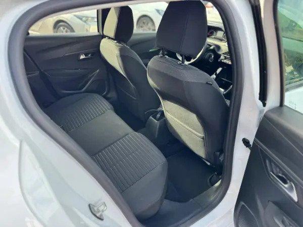 Peugeot 208 1.2 Puretch 9