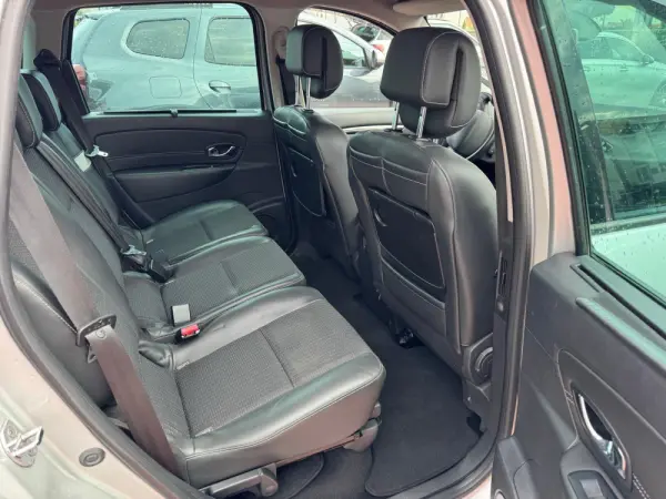 Renault Grand Scénic ENERGY dCi 110 LIMITED 17