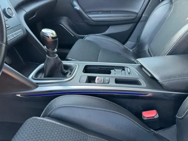 Renault Mégane Sport Tourer ENERGY TCe 130 BOSE EDITION 21