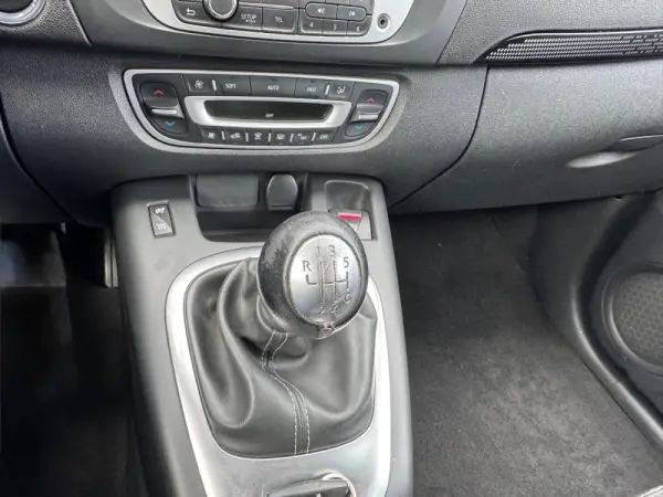 Renault Grand Scénic ENERGY dCi 110 LIMITED 26