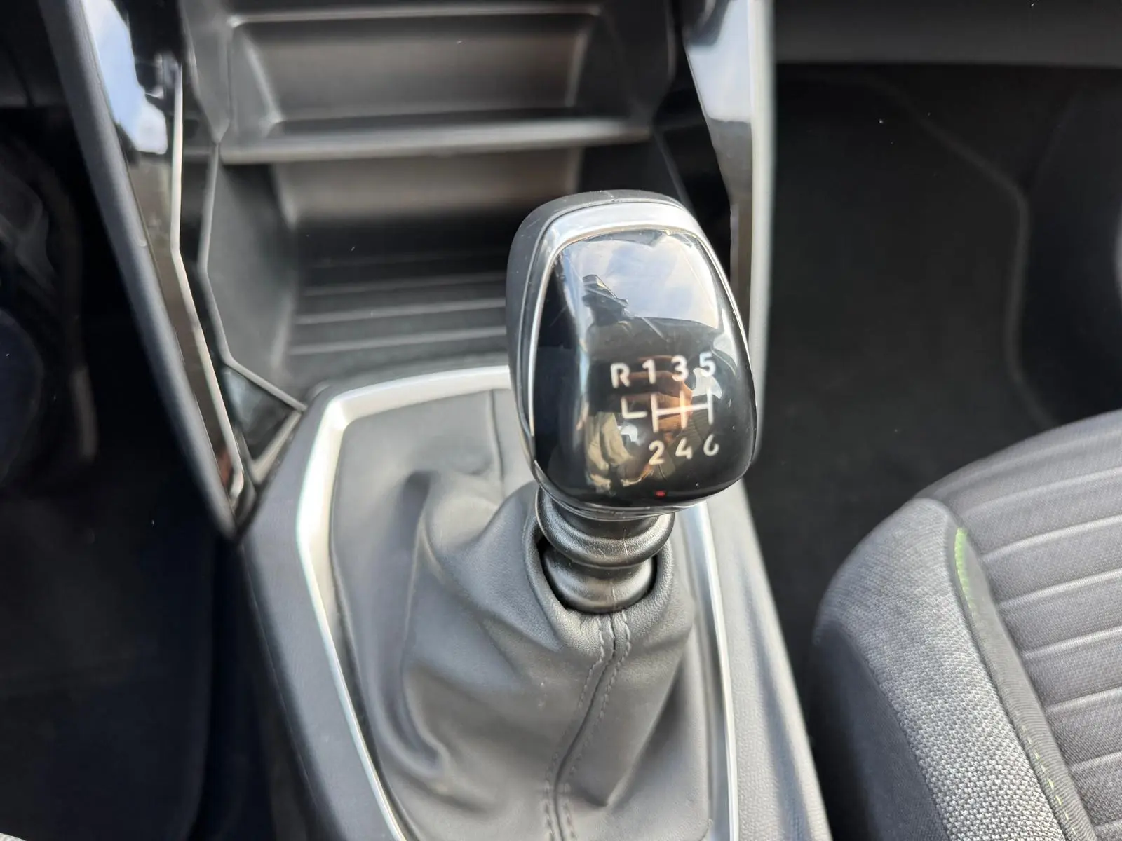 Peugeot 208 1.2 Puretch 24