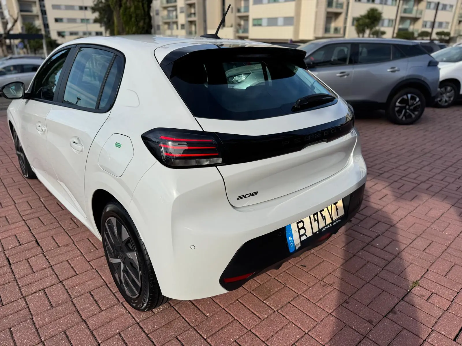 Peugeot 208 1.2 Puretch 12