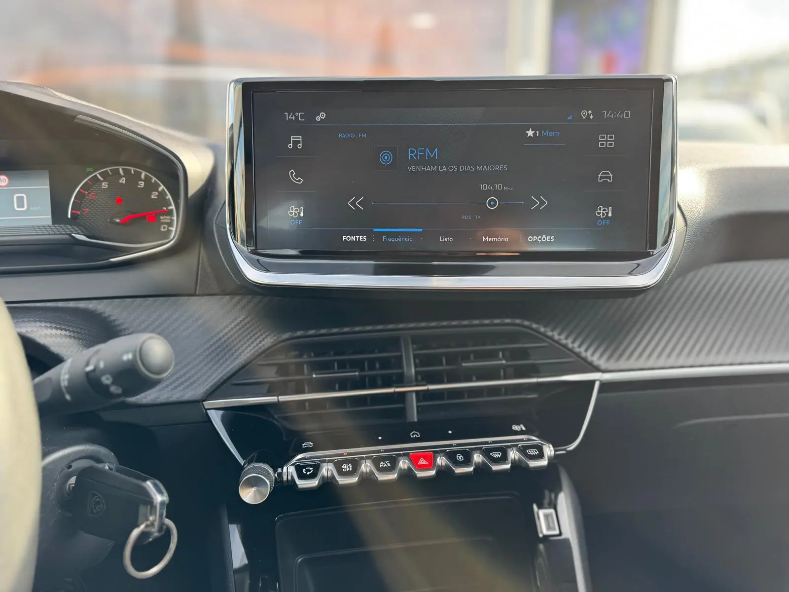 Peugeot 208 1.2 Puretch 23