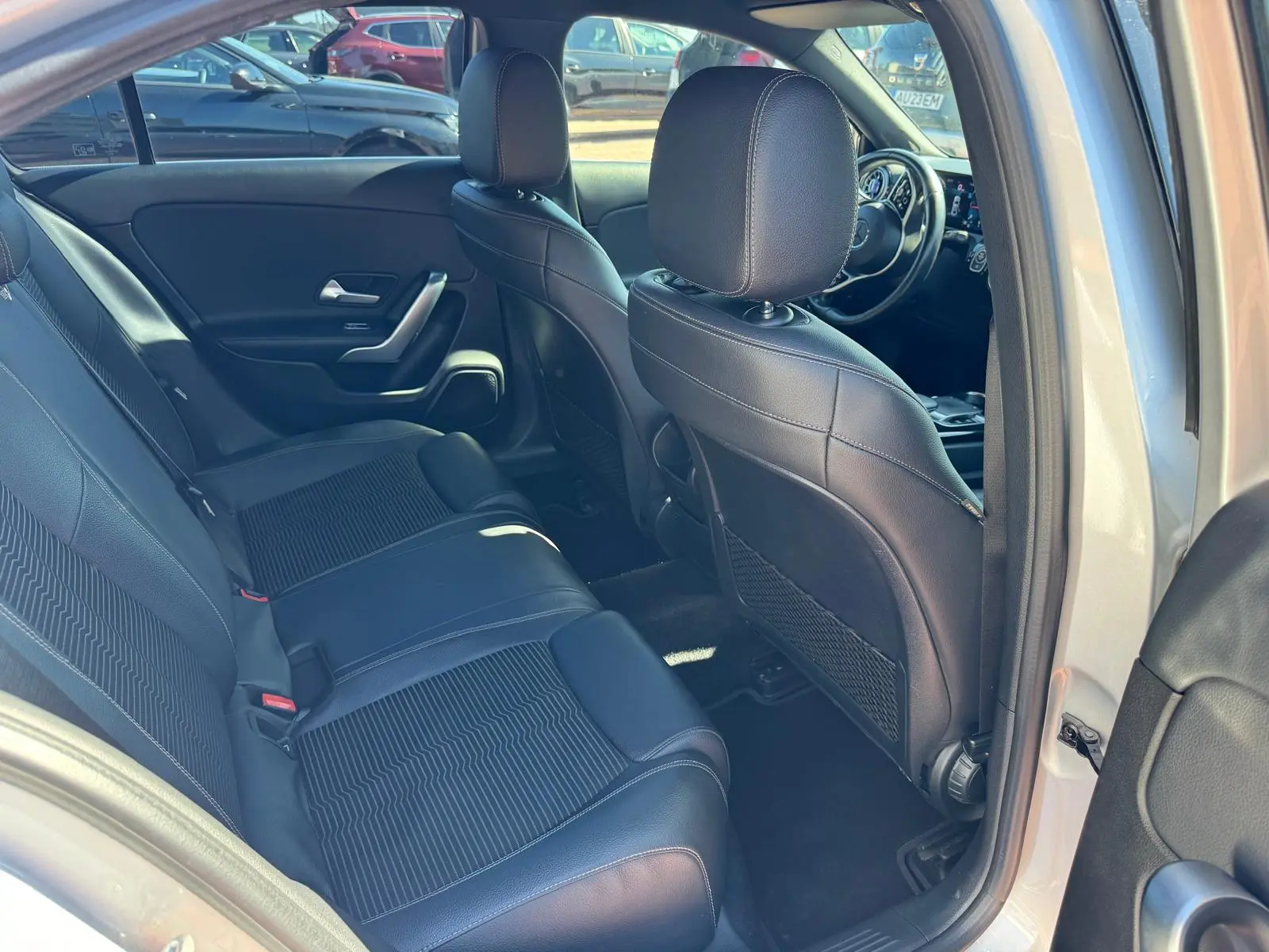 Mercedes-Benz A 180 Limousine d 7G-DCT Progressive 51