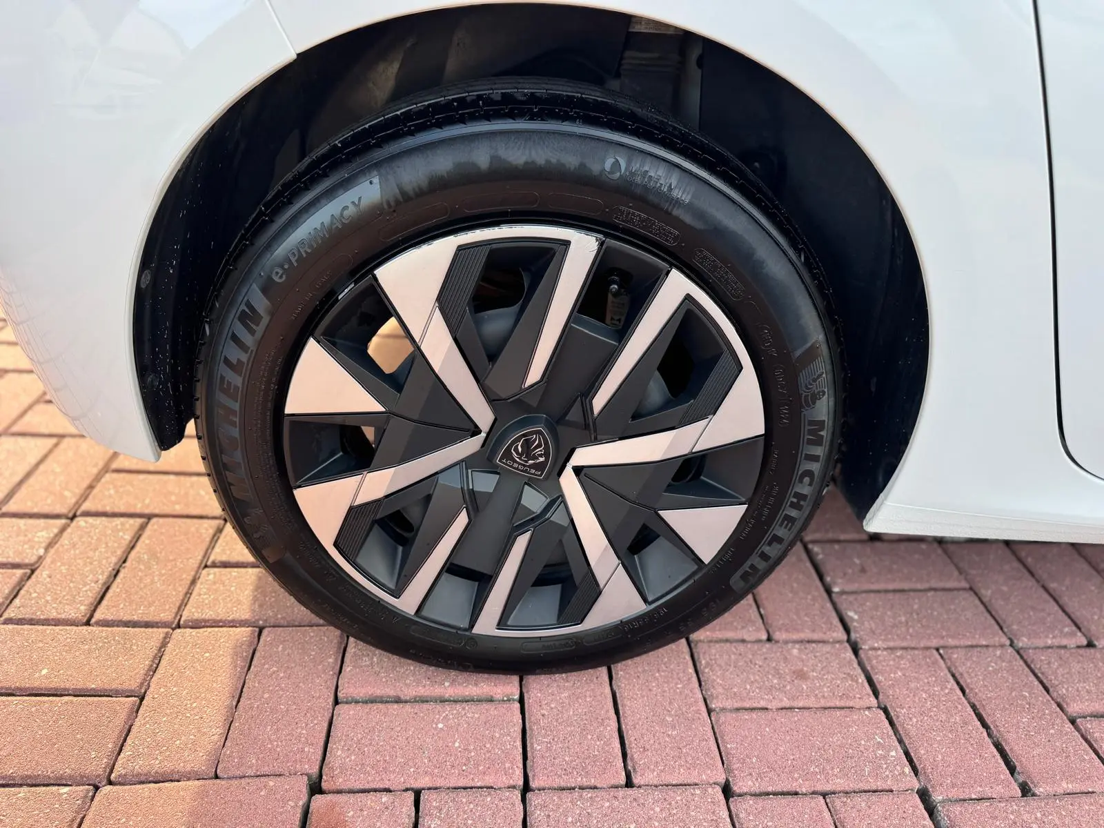 Peugeot 208 1.2 Puretch 10