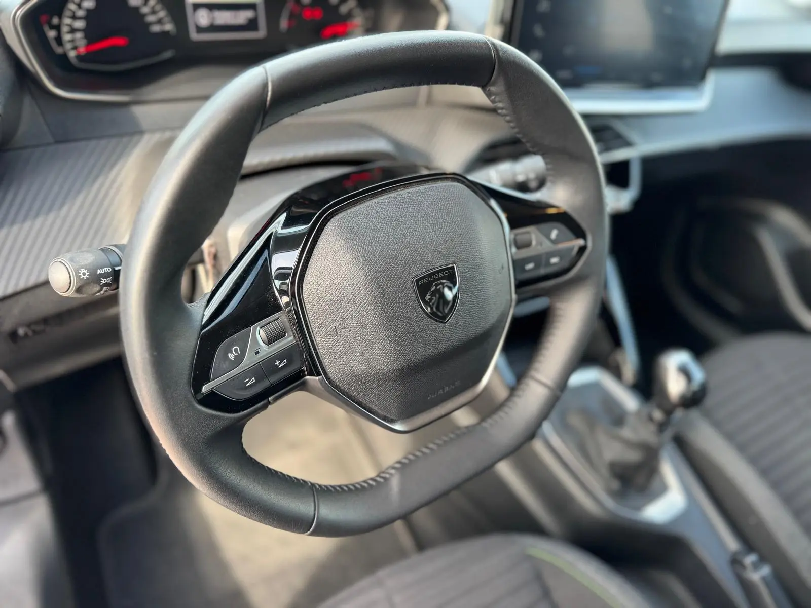 Peugeot 208 1.2 Puretch 22