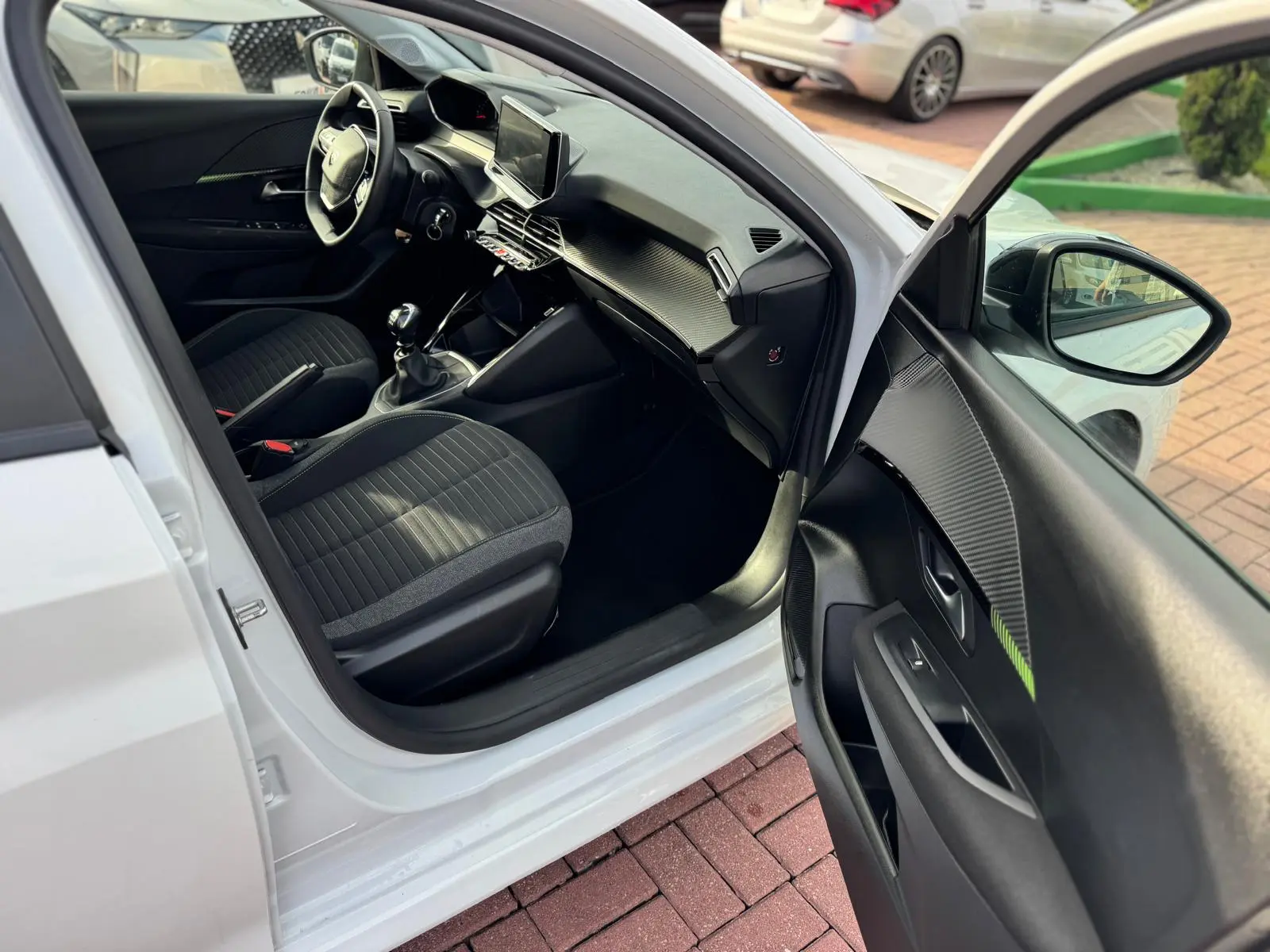 Peugeot 208 1.2 Puretch 7