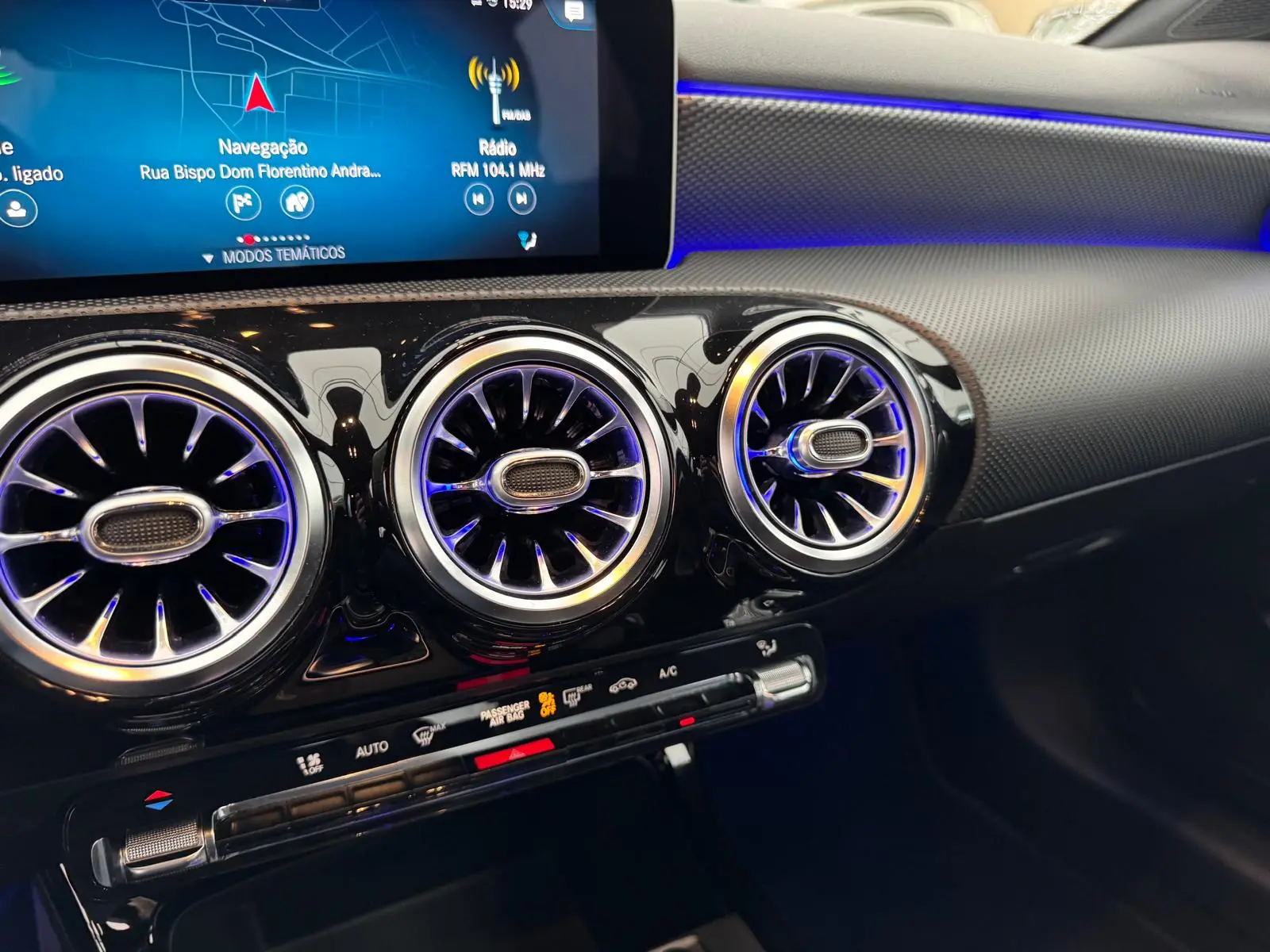 Mercedes-Benz A 180 Limousine d 7G-DCT Progressive 19