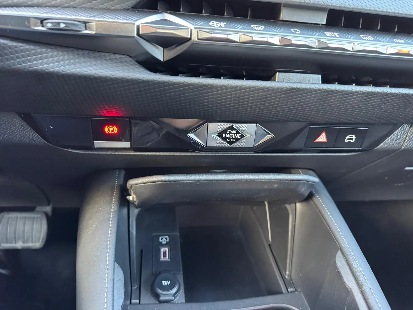 DS DS4 E-TENSE 225 OPERA 29