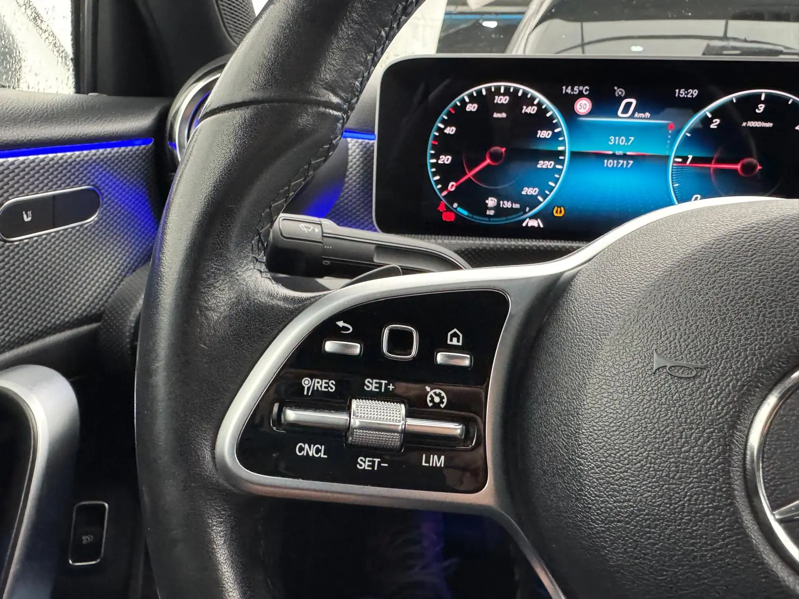 Mercedes-Benz A 180 Limousine d 7G-DCT Progressive 29