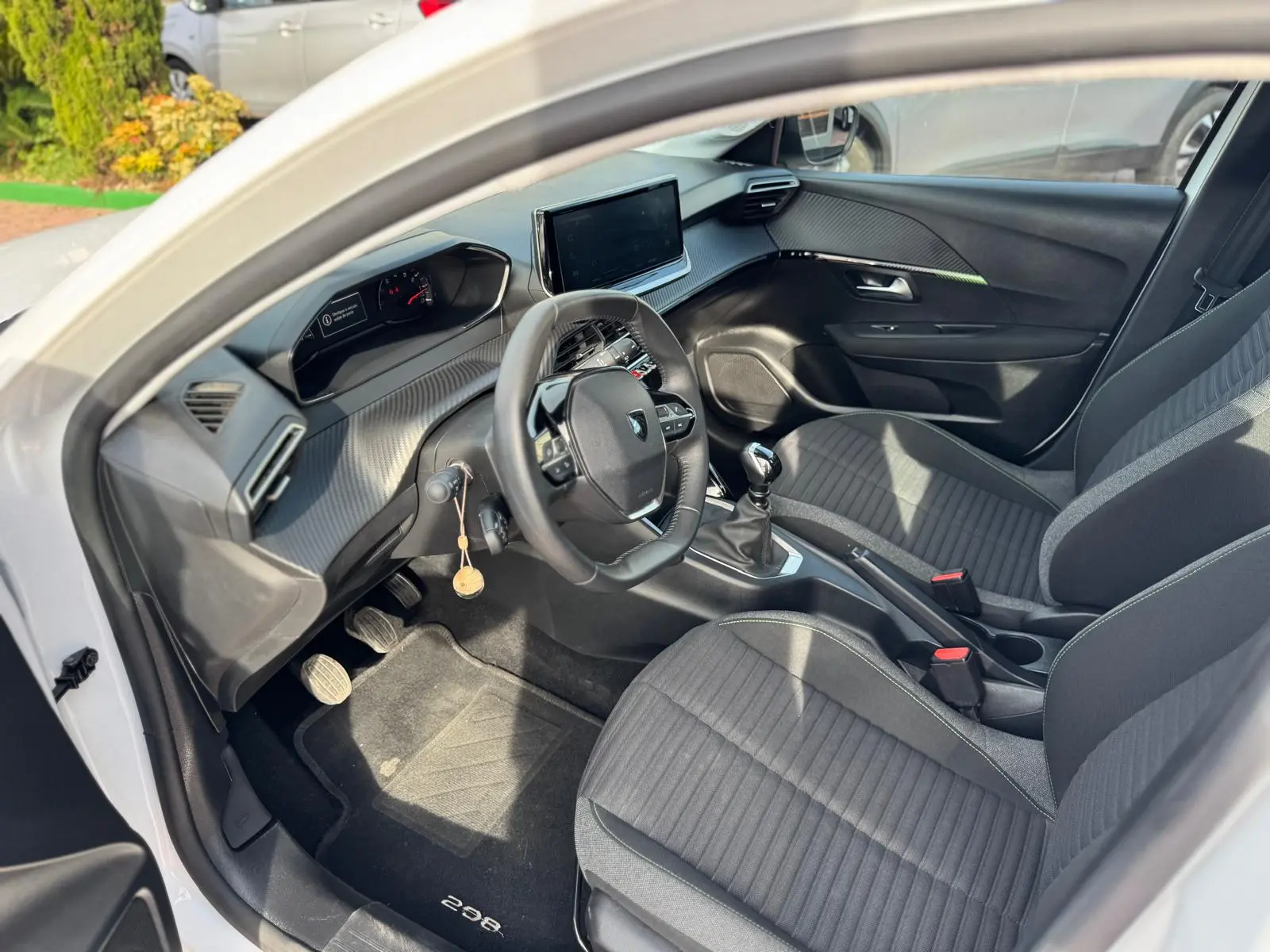 Peugeot 208 1.2 Puretch 16