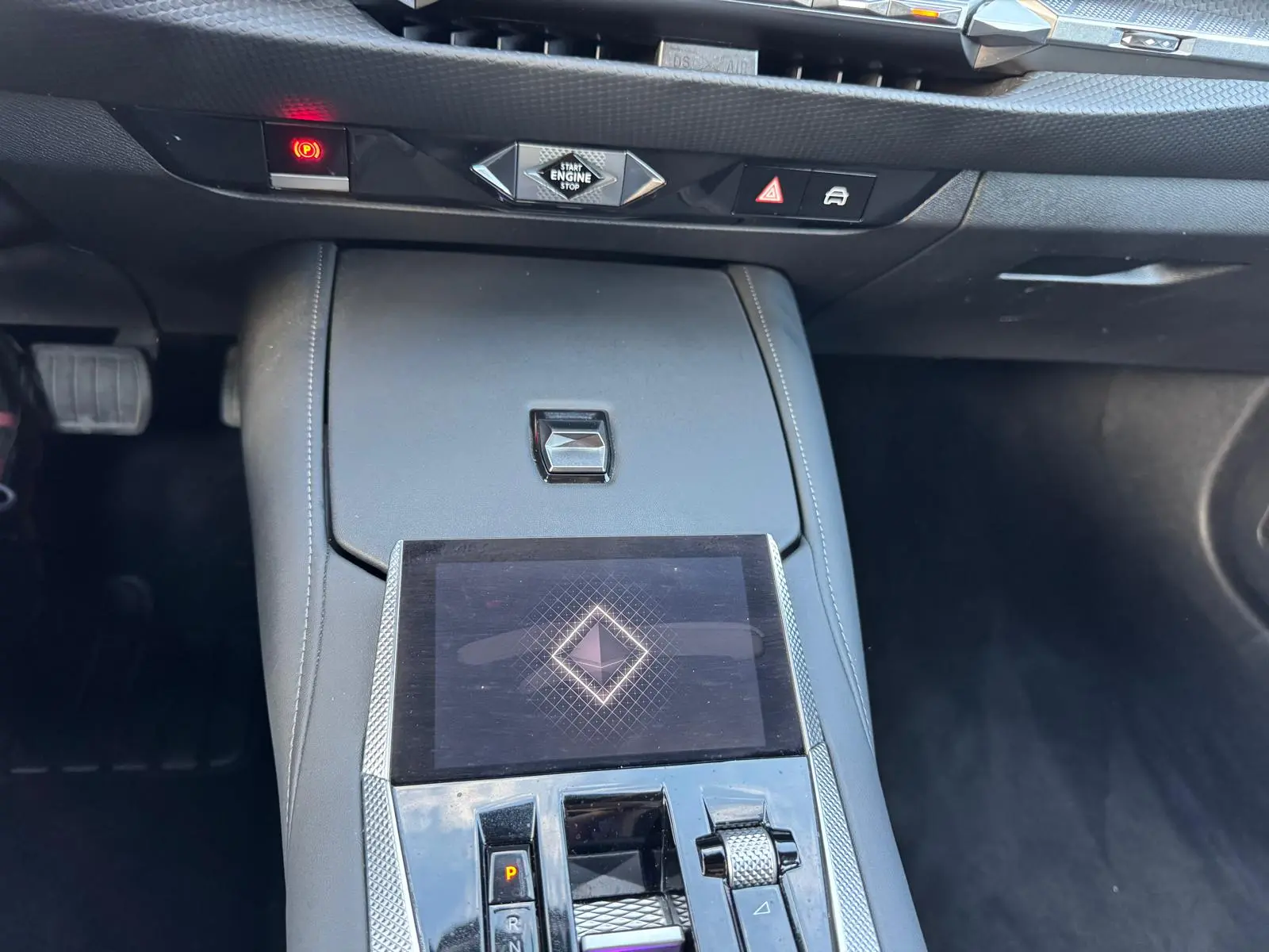 DS DS4 E-TENSE 225 OPERA 39