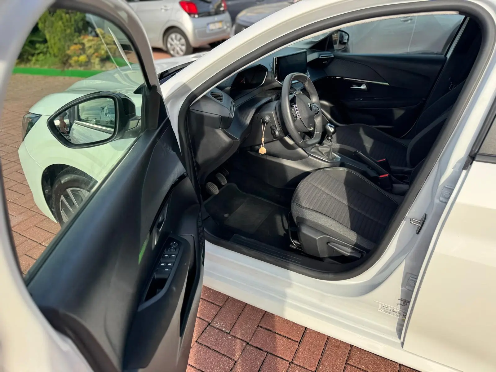 Peugeot 208 1.2 Puretch 18