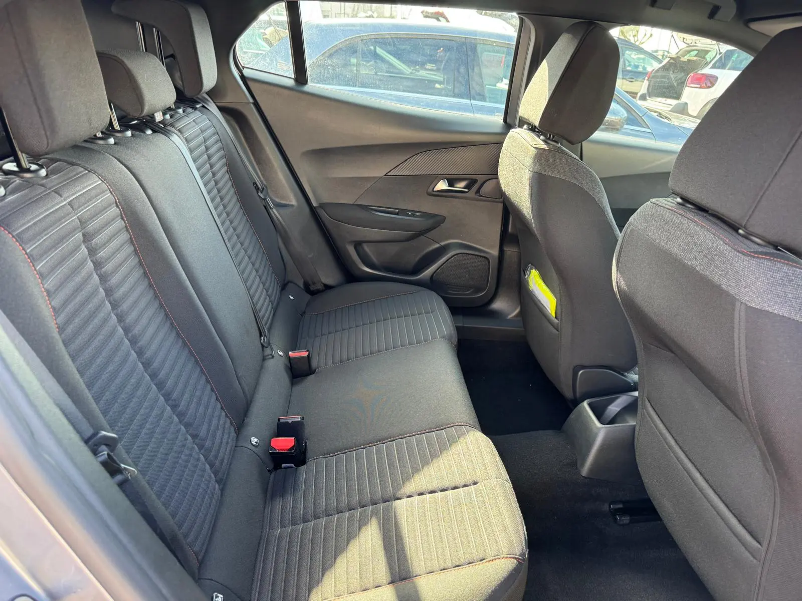 Peugeot 2008 1.2 PureTech Style 14