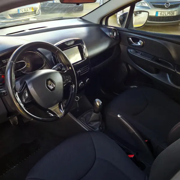 Renault Clio Dynamic S 10