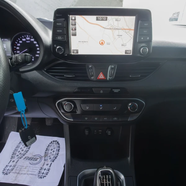 Hyundai i30 SW 1.6 CRDi Blue Comfort+Navi 17