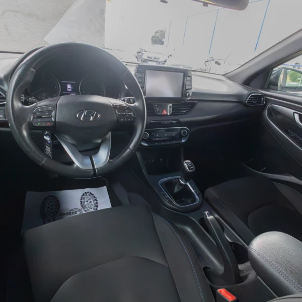 Hyundai i30 SW 1.6 CRDi Blue Comfort+Navi 11