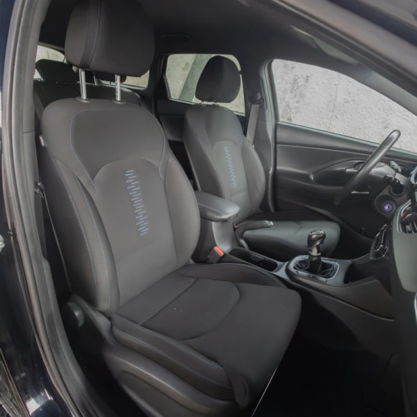 Hyundai i30 SW 1.6 CRDi Blue Comfort+Navi 13