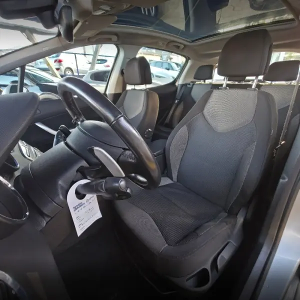 Peugeot 308 1.6 HDi Executive CMP6 10