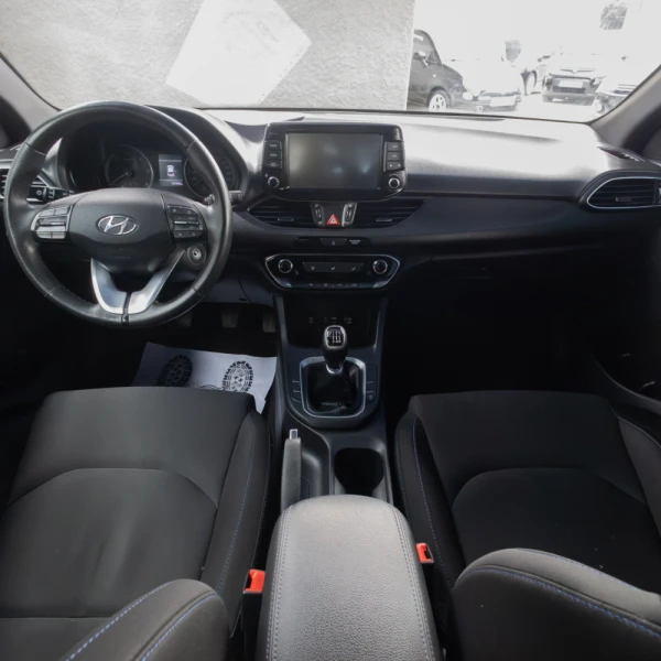 Hyundai i30 SW 1.6 CRDi Blue Comfort+Navi 10