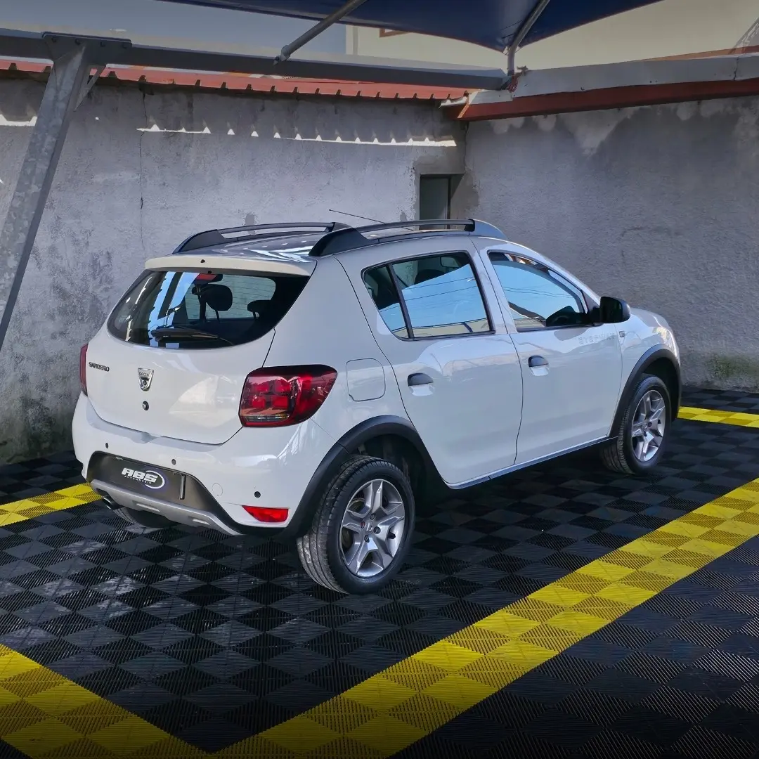 Dacia Sandero 0.9 TCe Stepway 4