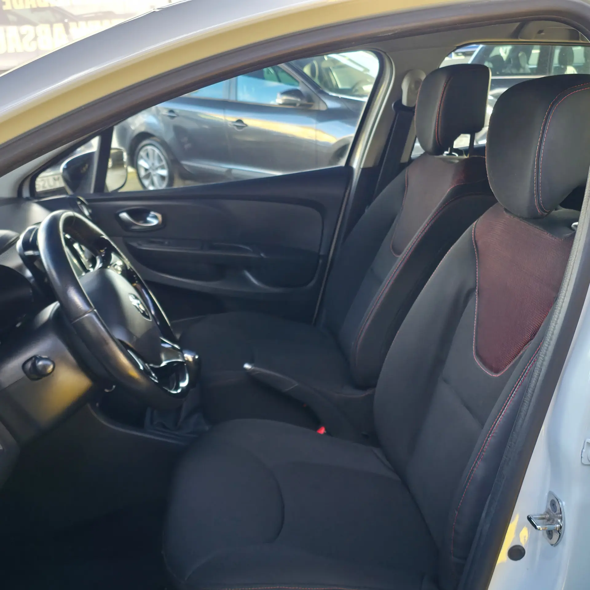 Renault Clio Dynamic S 8