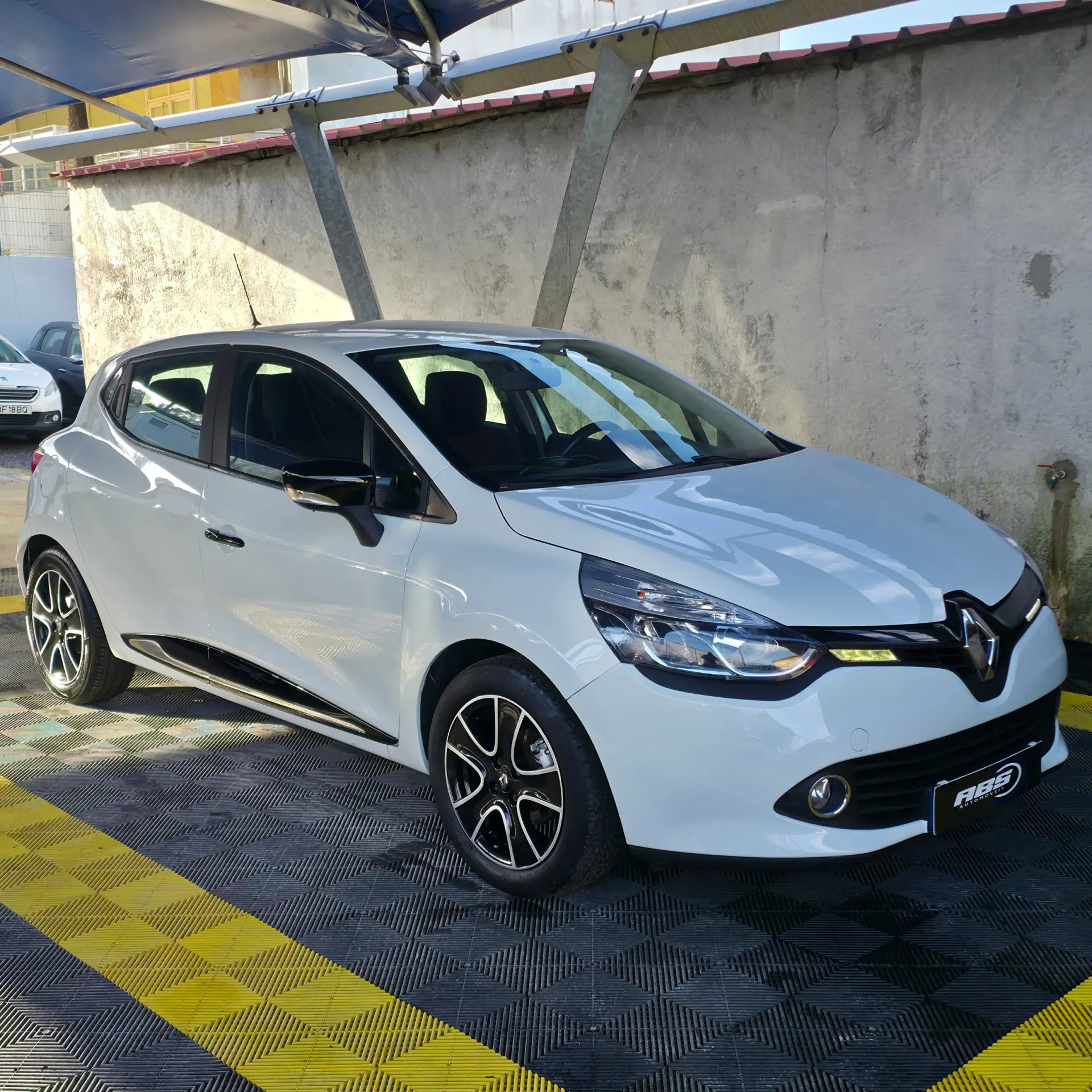 Renault Clio Dynamic S 4
