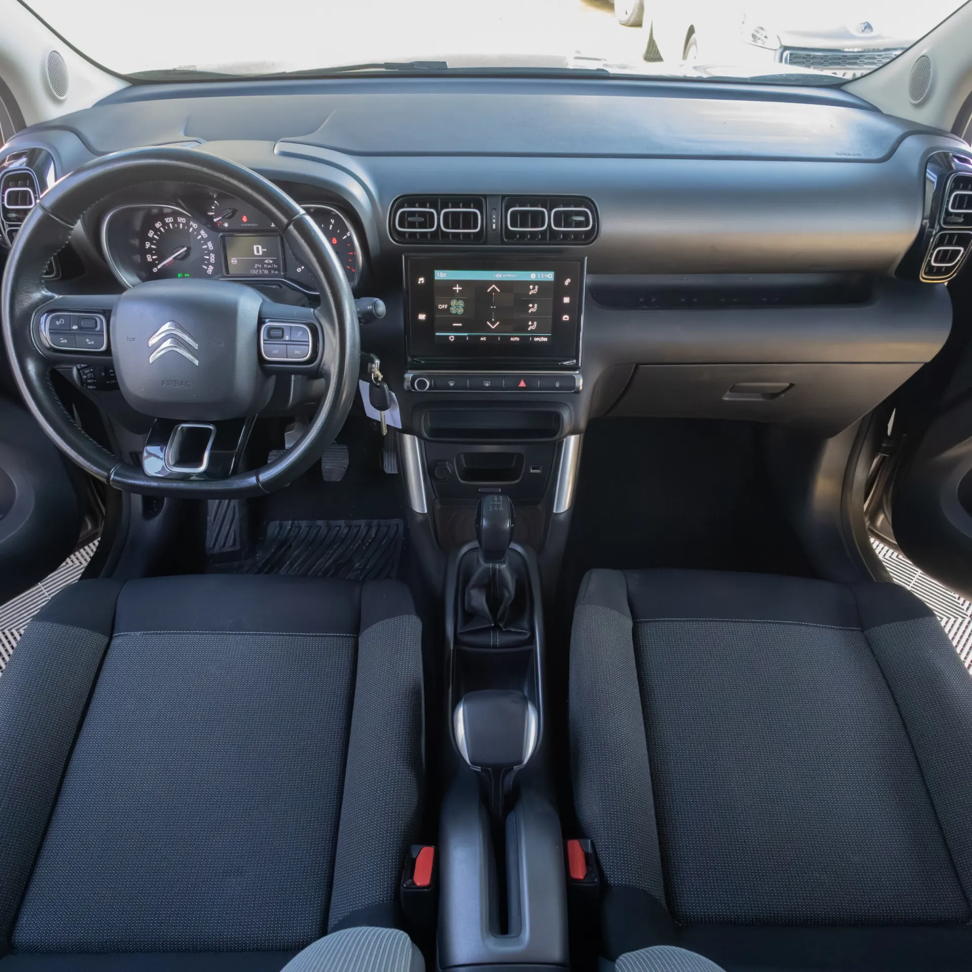 Citroën C3 Aircross 1.2 PureTech Shine 12