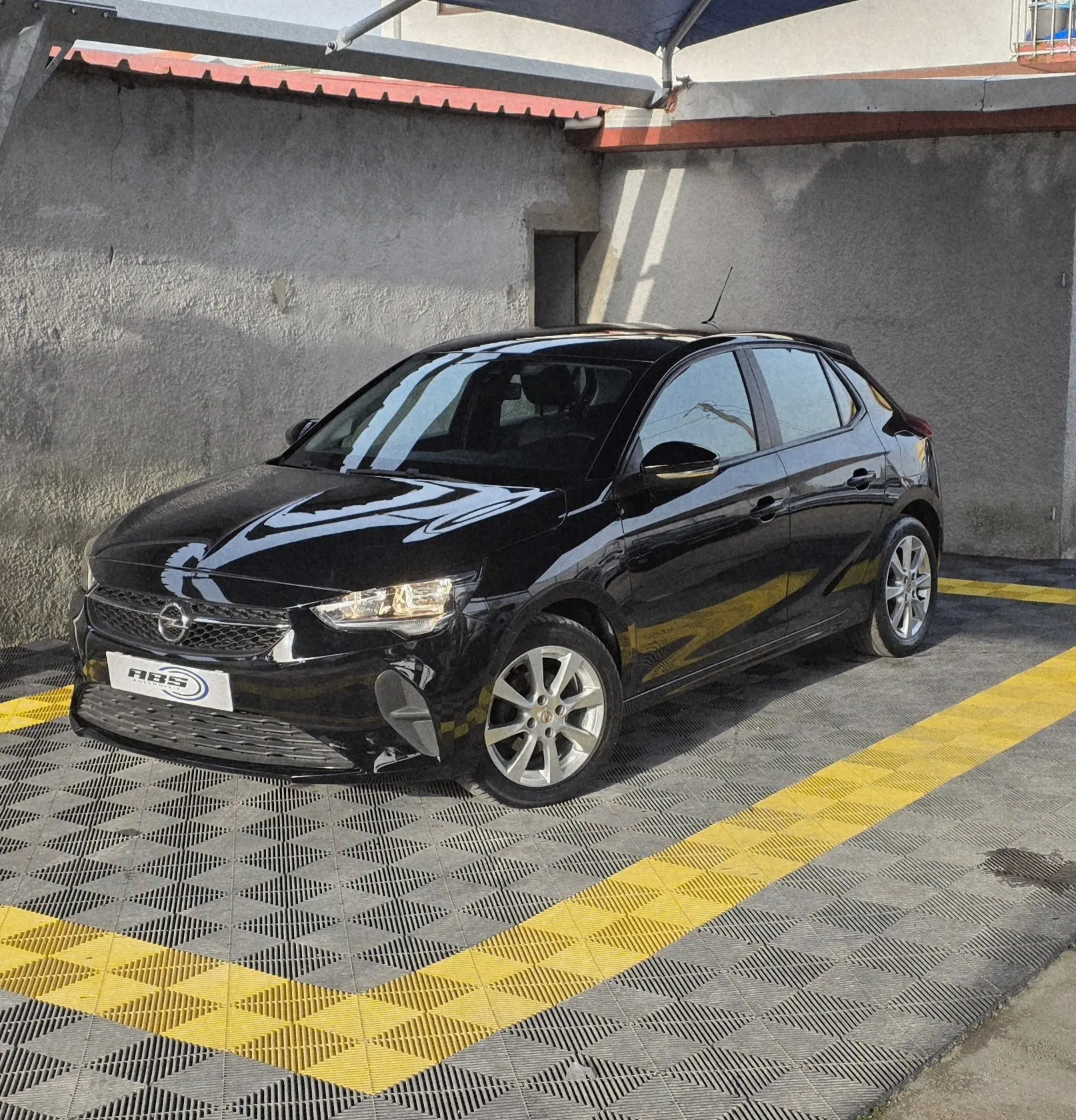 Opel Corsa 1.2 Elegance 1