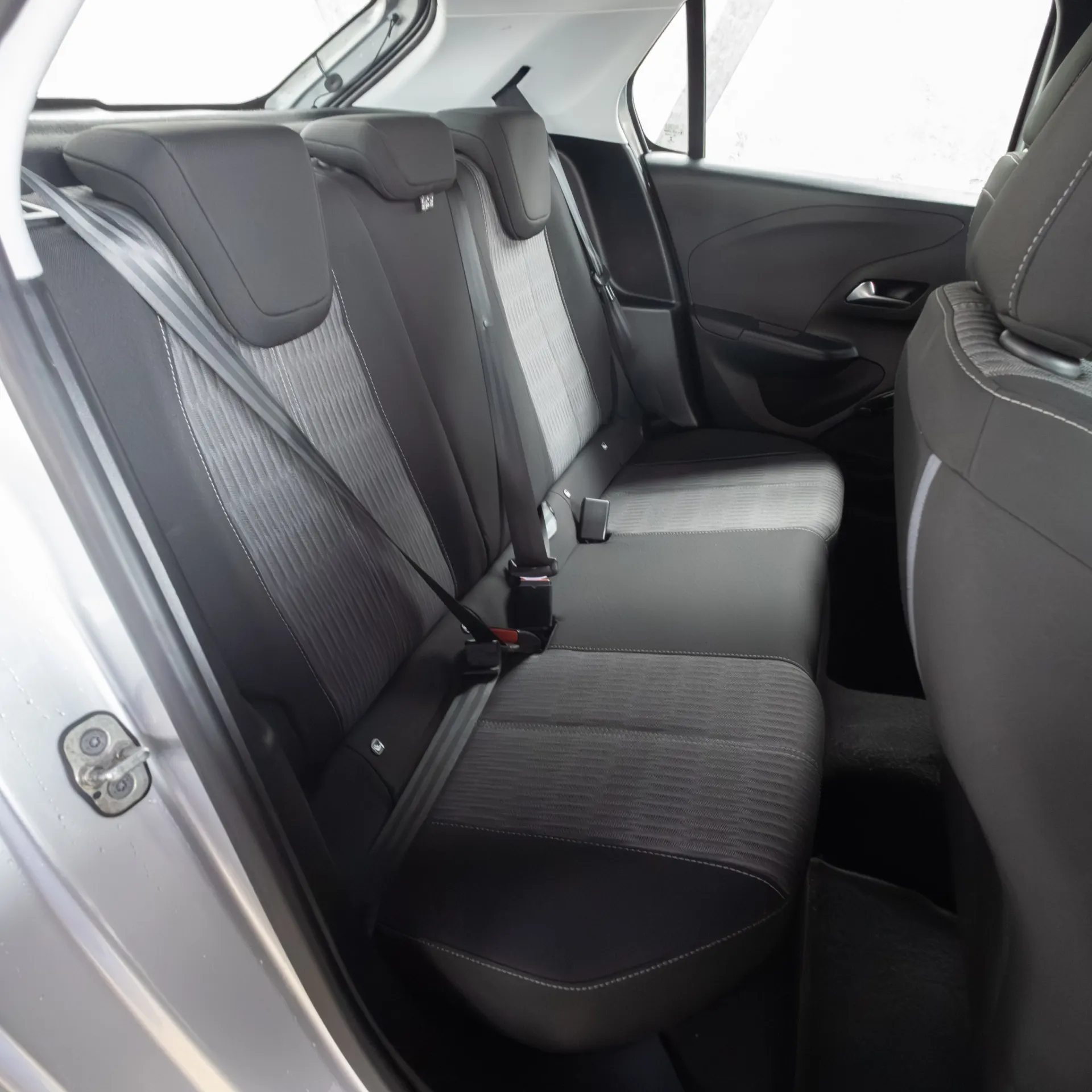 Opel Corsa 1.5 D Elegance 9