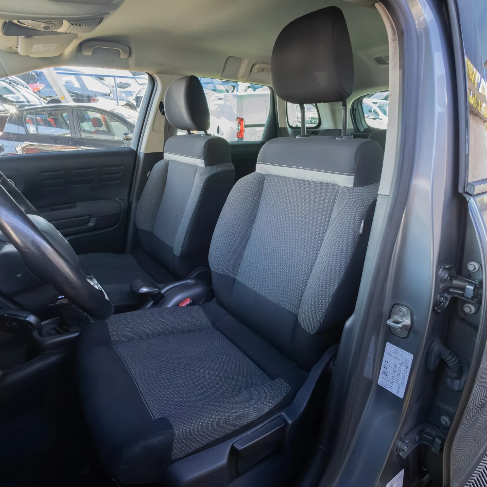 Citroën C3 Aircross 1.2 PureTech Shine 8