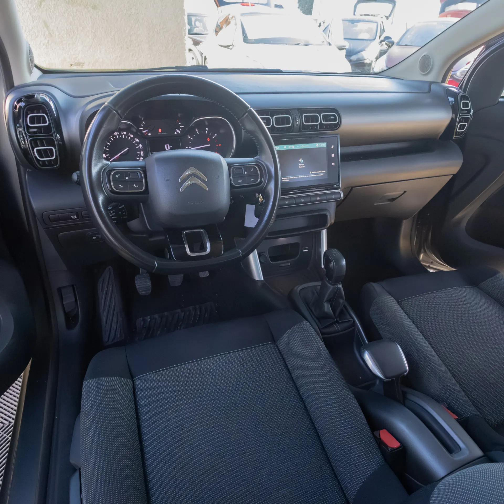 Citroën C3 Aircross 1.2 PureTech Shine 13