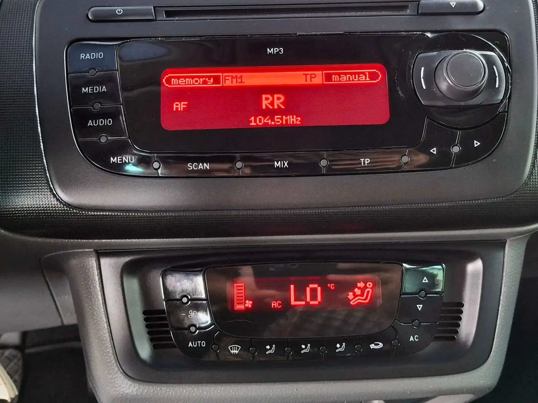 SEAT Ibiza ST 1.2 TDI Reference DPF 11