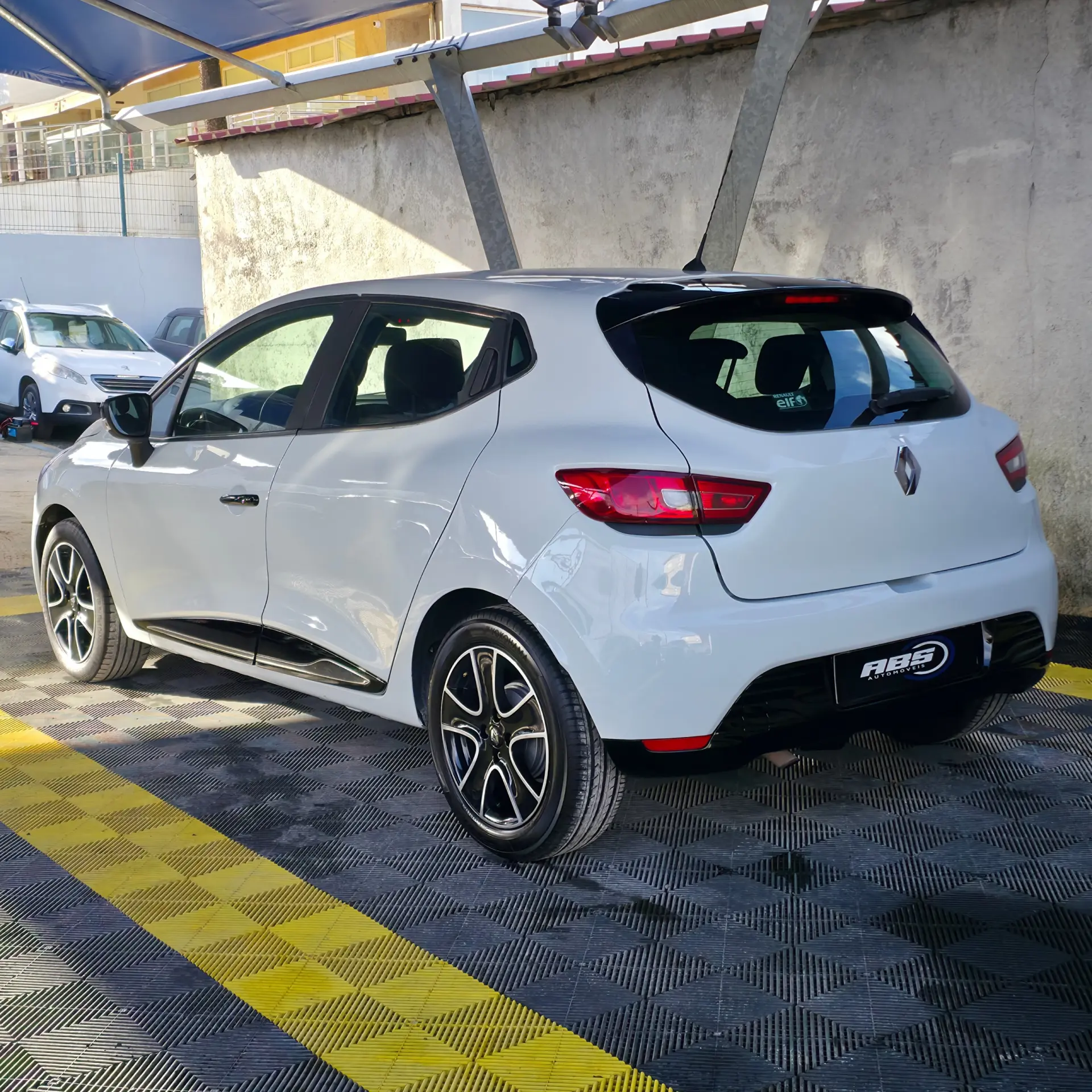 Renault Clio Dynamic S 5